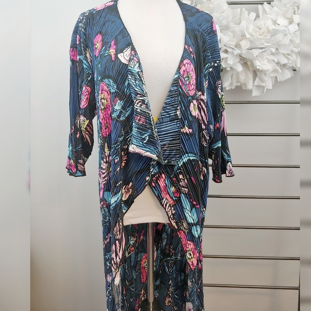 LuLaRoe Crepe Floral Monroe Kimono